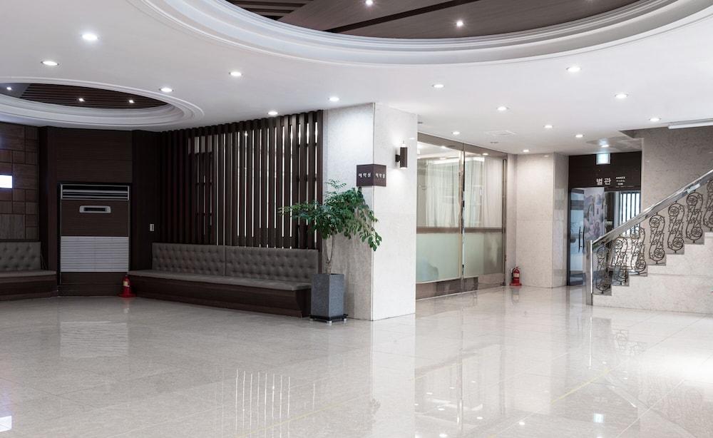 Itaewon Crown Hotel Seul Exterior foto