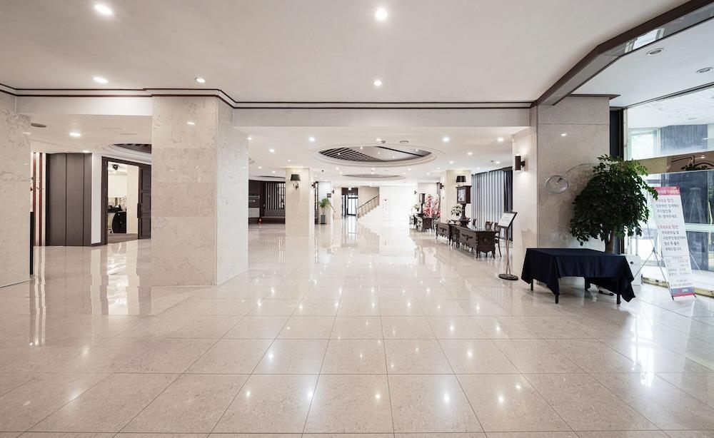 Itaewon Crown Hotel Seul Exterior foto